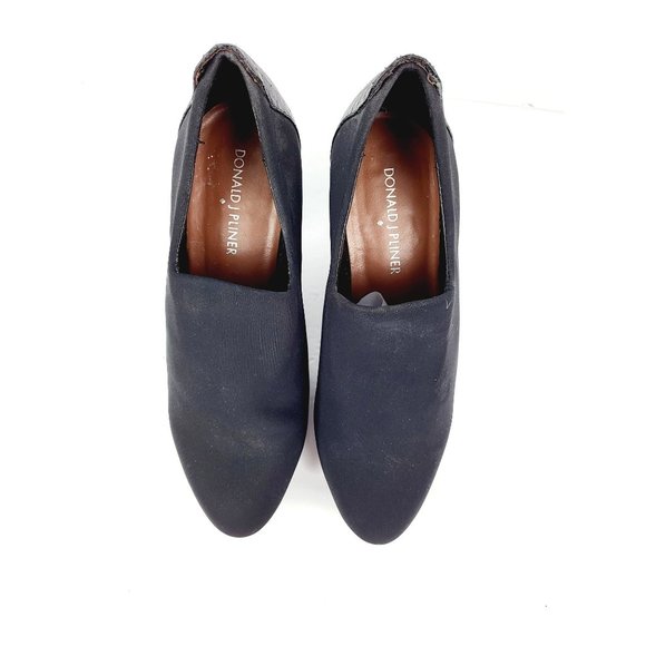 Donald J Pliner Stretch Pump - Size 6.5‎ - Picture 6 of 10
